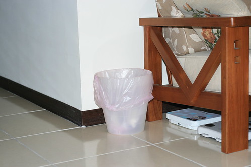 客廳塑膠垃圾筒