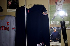 Terry Francona’s 2007 World Series pullover
