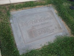 Our original photo of the Telly Savalas grave. (09/03/2006)