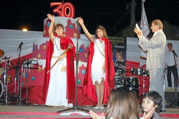 Reina 52º Fiesta Nacional del Maní -Evelyn Boehler- 2º Princesa -Agostina Herrera- locutor -Miguel Borsatto-