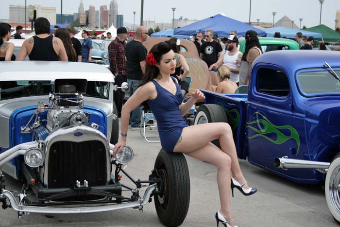 Carshow pinup 199