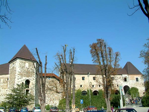 Ljubljanski grad – območje klopc na vrhu