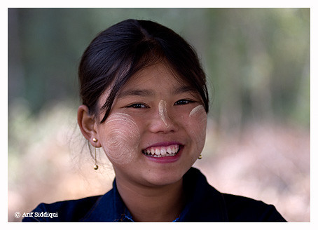 myanmar girl names. Smiling Burmese girl (Arif