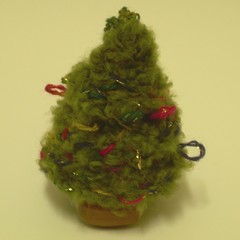 Christmas tree, knitted