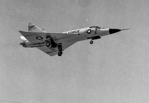 Airplane picture - Convair F-102 Delta Dagger Spring  1965 - 01