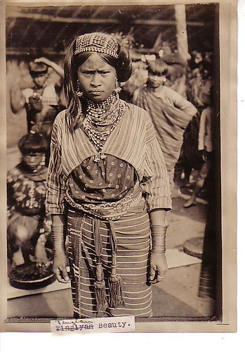 Tingian girl, Philippines 1911  Philippine Buhay Pinoy Noon old pictures photograph black and white Philippines  Filipino Pilipino  people photos life Philippinen     