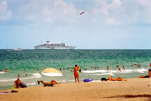 Criuse Ship passes Beachgoers, Ft. Lauderdale Beach