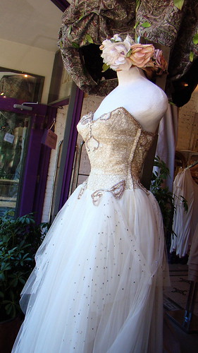  wouldn't it be the perfect whimsical wedding dress for Hippolyta 