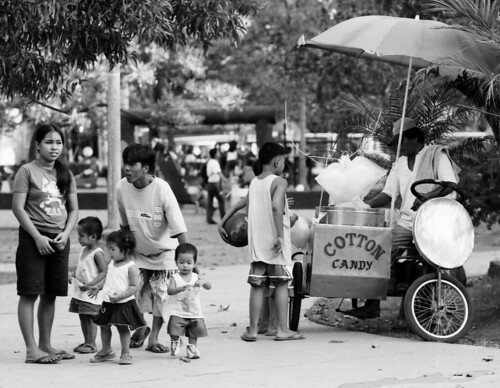  samonte park cavite city cotton candy sweet vendor fairy floss peddler Pinoy Filipino Pilipino Buhay  people pictures photos life Philippinen  菲律宾  菲律賓  필리핀(공화국) Philippines    