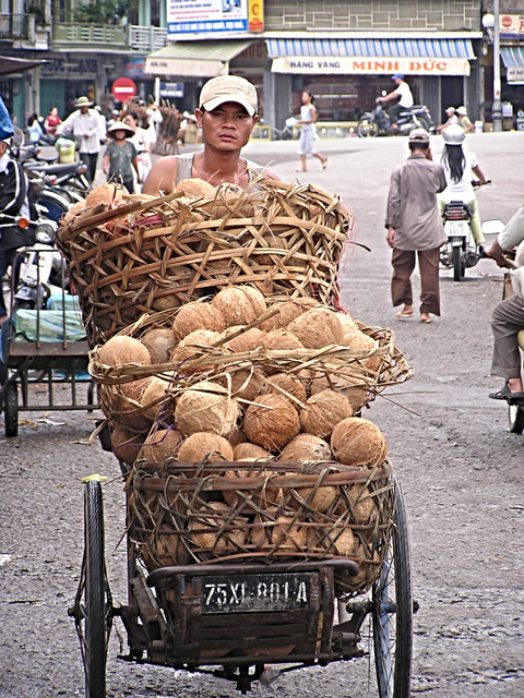 On the way to market, Hue