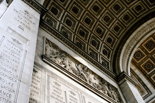 Look Up More. Arc de Triomphe.