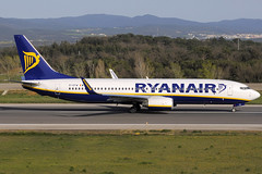 Ryanair B737-8AS EI-EFW GRO 05/04/2010