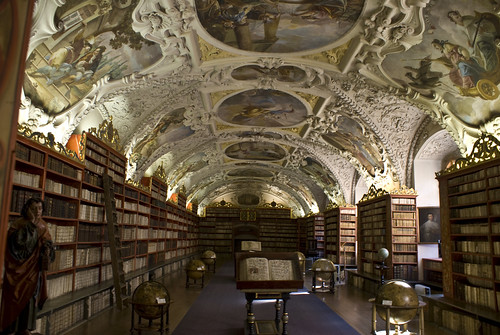 Старинные библиотеки необыкновенной красоты.