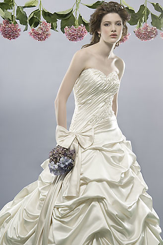 Alfred Sung Wedding Dresses the luxurious glamor
