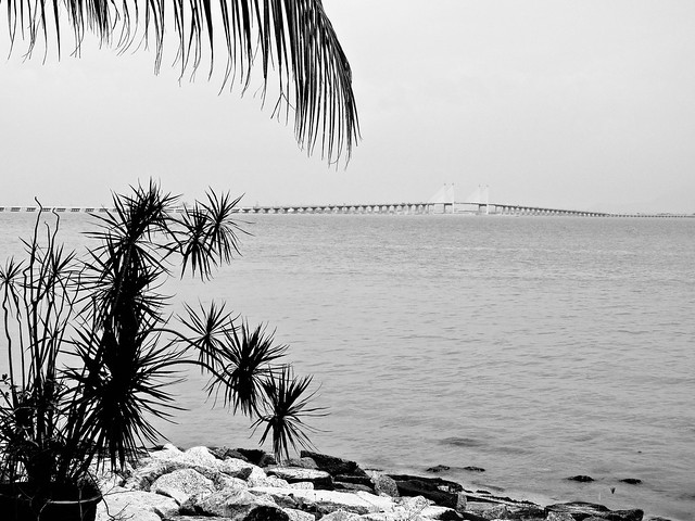 IMG_0394 Penang Bridge , black and white photography , 槟威大桥，黑白摄影