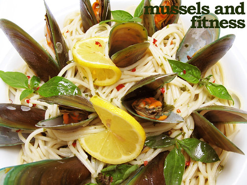 Mussels Spaghetti in a White Wine and Basil Oil Broth (with title)