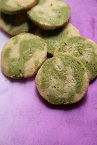green tea & vanilla marbre biscuit