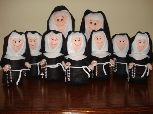 Muitas freiras por Eliani Ferreira.