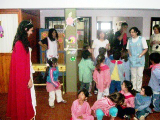 1ra. Princesa Fiesta Nacional del Maní - Sofia Iglesias en su visita a los colegios de Hernando