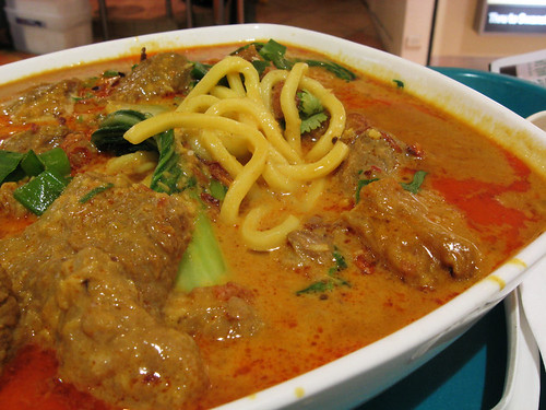 Curry beef noodles