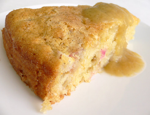 Rhabarber-Vanille-Cake mit Rhabarbermus