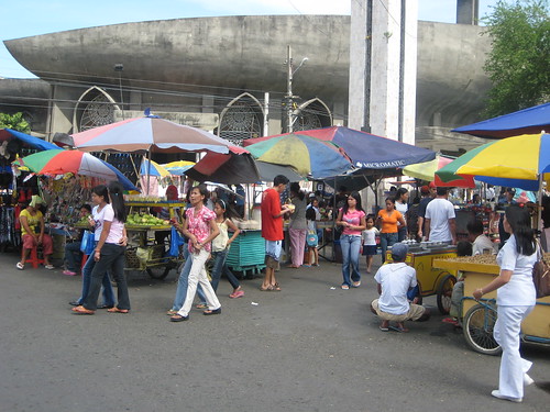  Vendors in front of St. Pedro Catheral Davao street market stalls Pinoy Filipino Pilipino Buhay  people pictures photos life Philippinen  菲律宾  菲律賓  필리핀(공화국) Philippines    