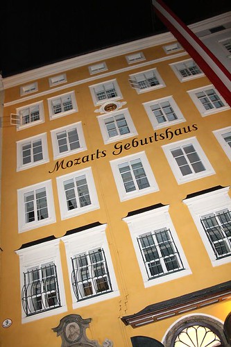 Mozarts Gebursthaus' front