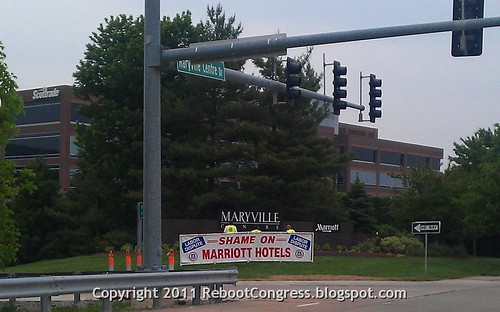 Union protest @ Maryville Marriott