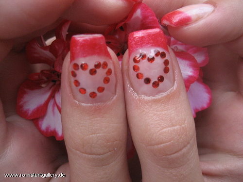 nailart designs dotted heart