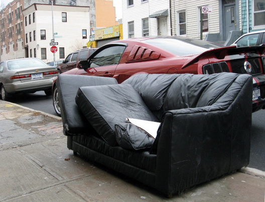 skillman street couch clinton hill
