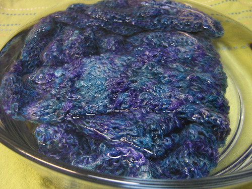 flowerbasket shawl soakmay 08 (1)