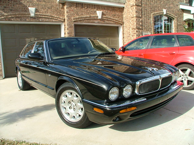 black sedan 2000 jaguar xj8