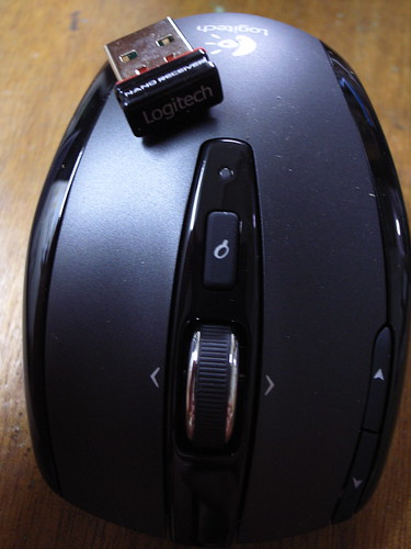 敗家：Logitech VX Nano無線雷射滑鼠＋全球最小型USB接收器
