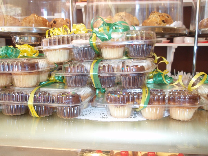 Mini cupcakes at Martha's Country Bakery