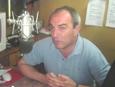 Intendente Lic. -Sergio Cóser- en los estudios de FM 2000