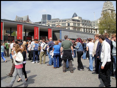 Queues for the Tower of London