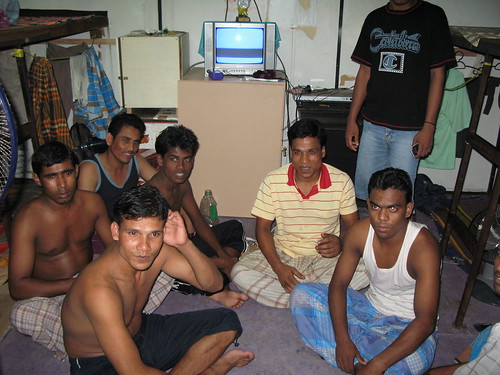 Bangladeshi immigrant factory workers | Credit: www.thepostman.wordpress.com