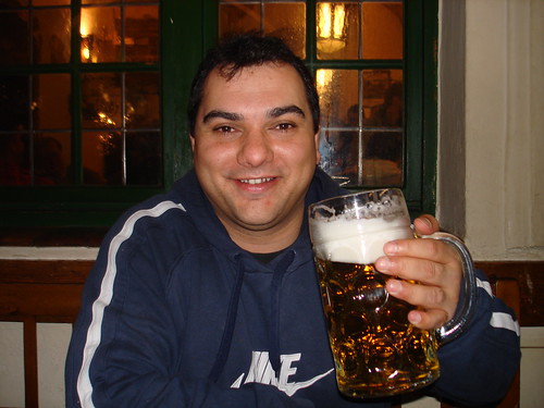 Baynado im Hofbräu Haus mit Bier