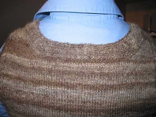 sweater vest back neck detail 0408