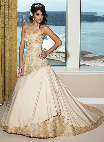 Classic wedding dresses 2011 luxury gold lace Aline wedding gown dress