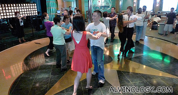 Yee Leong and Cherie dancing