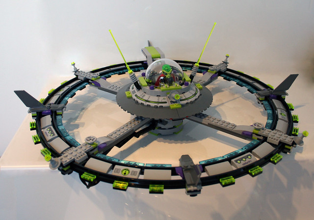 Review: 7065 Alien Mothership - LEGO Sci-Fi - Eurobricks Forums