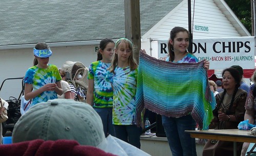 The junior team's shawl
