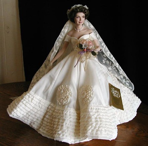 classic wedding gown and majestic impression