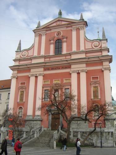 Cerkev na Prešernovem trgu