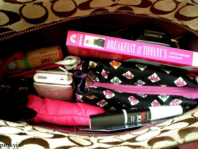 What's inside my bag? by pinkyia™