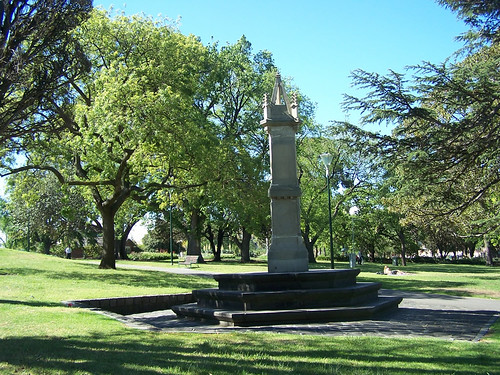 Flagstaff Gardens monument