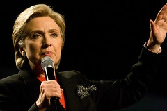 Clinton warns Iran: Hands off Iraq