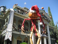 A pumpkin rendering of Sandy Claws. (09/30/07)