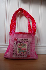 A Very Pink Flamingo Bag now finished – voila!
